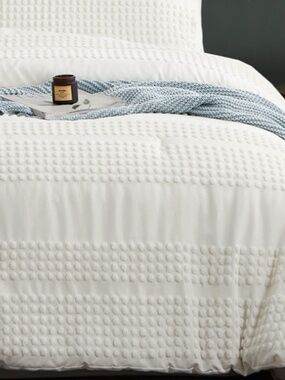 West Elm 100% Cotton Candlewick King Duvet Cover White Pom Stripe Design $289